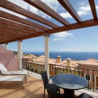 One-Bedroom Apartment with Sea View