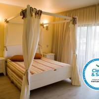 Family Suite (2 Adults + 2 Children)