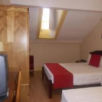 Budget Triple Room with Skylight