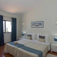 One-Bedroom Apartment with Garden View