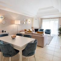 Deluxe Two-Bedroom Townhouse with Garden View