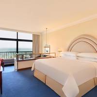 Deluxe King Sea View Room