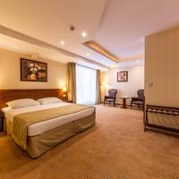 Upgraded Suite, 1 King Bed, Non Smoking