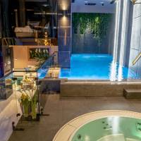 Luxury Apartment with Private Pool and Sauna