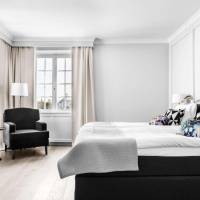 1 King Bed Deluxe with Sea View