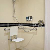  Queen Accessible Rroom