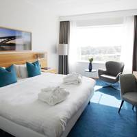 Premium, Larger Guest room, 1 King