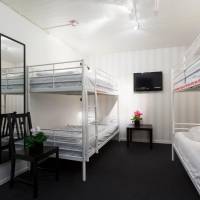 Quadruple Room with Private Bathroom