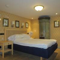 Suite with Two Single Beds