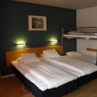 Family Room (2 Adults + 2 Children)