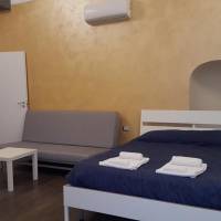 Family Studio (4 Adults)