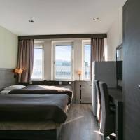 Twin Room with Shared Bathroom