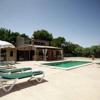 Three-Bedroom Holiday Home 