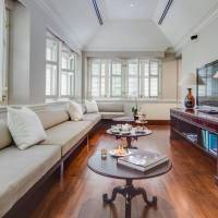 Colonial Manor (3-Bedroom)