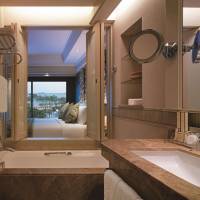 Panoramic King Room with Sea View