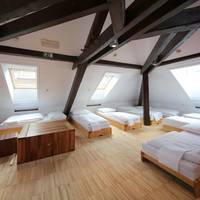 Bed in 12-Bed Dormitory Room with En Suite Bathroom