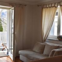 One-Bedroom Apartment with Sofa Bed