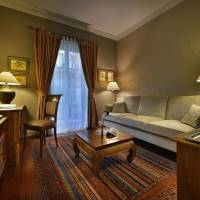 Garden Suite with 50 m2 Terrace with Free Minibar