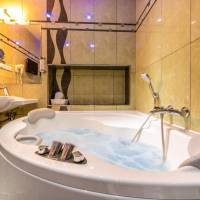 Deluxe Double Room with Jacuzzi 