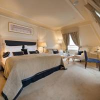 Junior Suite (including daily refilled free mini bar)