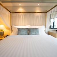 Queen Suite