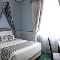 Classic Queen Room