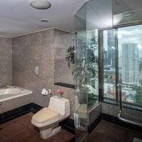 Queen Suite