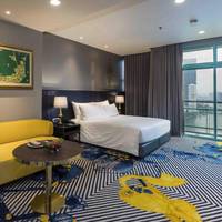 Grand-Room Skyline with River View