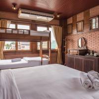 Quadruple Room with Shared Bathroom
