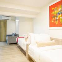 Deluxe Twin Room with Window