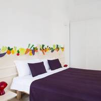 Large One-Bedroom Apartment with Balcony
