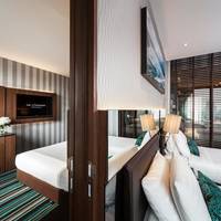 Connecting Room