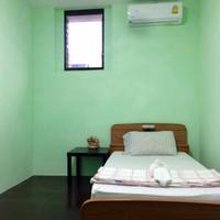 Single Room with Shared Bathroom