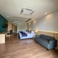 Grand Superior Family Room