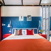 Deluxe Room Pool Access