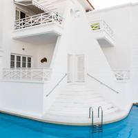 One-Bedroom Apartment with Pool View