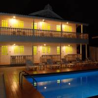 Queen Room with Pool View