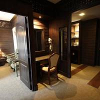 Queen Suite with Spa Bath