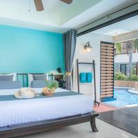Gold Suite with Pool Access 