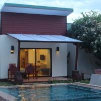 Deluxe Bungalow with Pool View