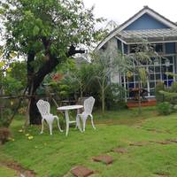 Bungalow with Garden View