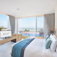 One-Bedroom Sea View Suite Private Pool