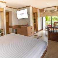 Corner Suite with Queen Bed