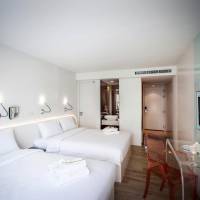 Super Star Balcony Family room