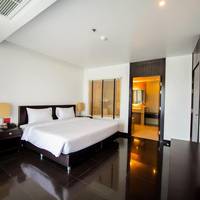 Corner Suite with City View