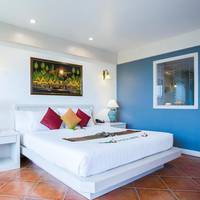 Deluxe Double or Twin Room with Pool Access