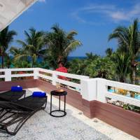 Three Bedroom Terrace Suite with Bathtub 