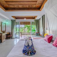 Deluxe King Cottage with Spa Bath 