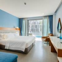 Deluxe Pool Facing Room