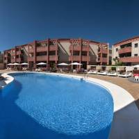 One-Bedroom Apartment with Pool View